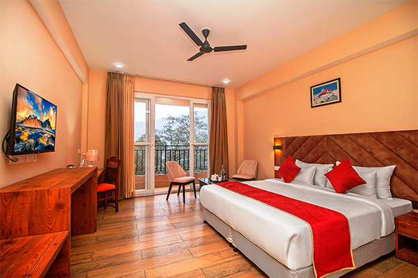 Superior Queen Room Street View